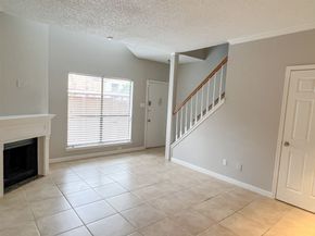 2125 Augusta Drive 21, Houston TX 77057