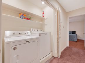 5901 Woodway Place Ct, Houston TX 77057