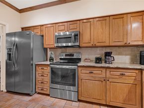 5901 Woodway Place Ct, Houston TX 77057