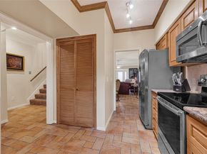 5901 Woodway Place Ct, Houston TX 77057