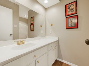 5901 Woodway Place Ct, Houston TX 77057