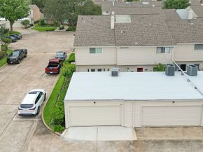 5901 Woodway Place Ct, Houston TX 77057