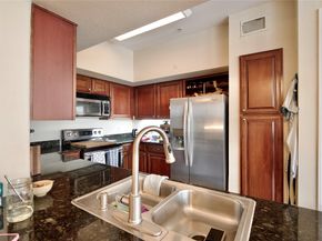 7575 Kirby Drive 1410, Houston TX 77030