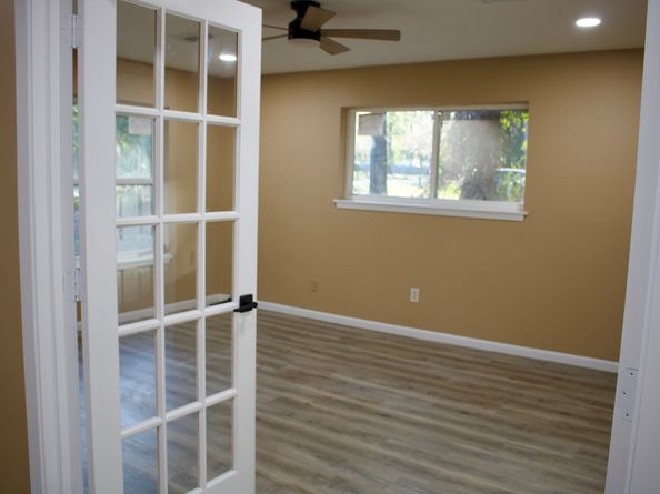 206 Hillcrest Drive, Conroe TX 77303