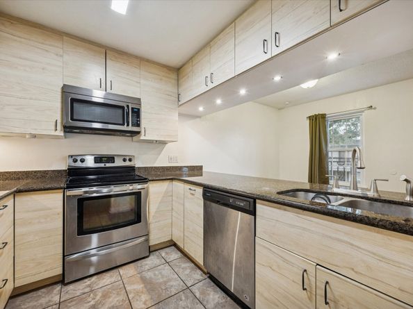 3131 Southwest Freeway C33, Houston TX 77098