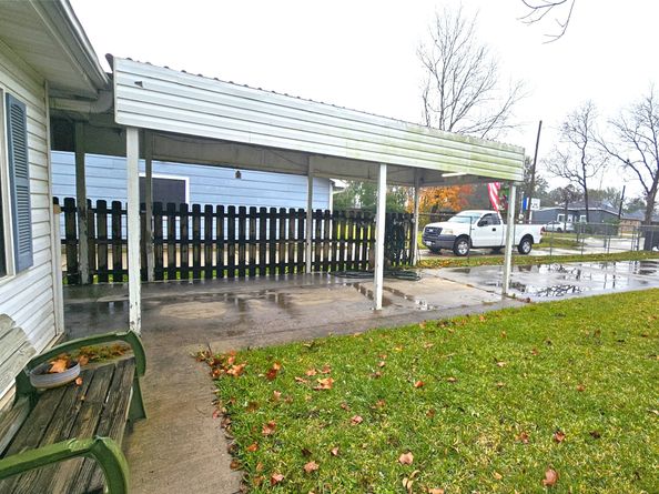 1315 E Main Street, Humble TX 77338