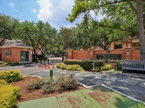 2100 Welch Street C113, Houston TX 77019