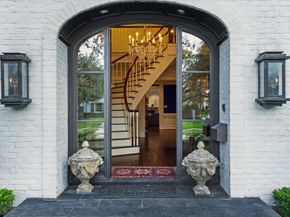 2249 Pelham Drive, Houston TX 77019