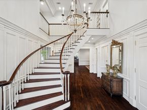 2249 Pelham Drive, Houston TX 77019