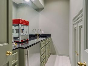 2249 Pelham Drive, Houston TX 77019