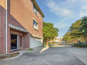 9710 Riddlewood Lane, Houston TX 77025