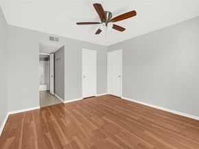 1516 Bay Area Blvd R6, Houston TX 77058