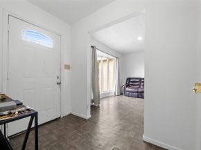 8611 Amblewood Drive, Houston TX 77099