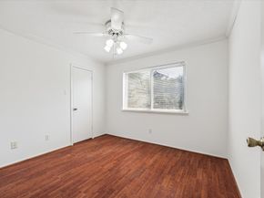 607 Oak Harbor Drive, Houston TX 77062