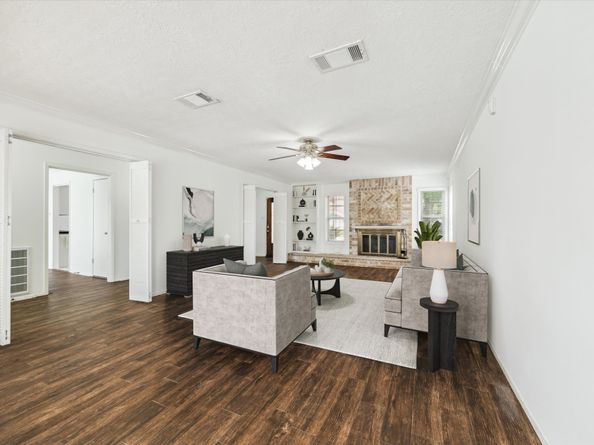 607 Oak Harbor Drive, Houston TX 77062