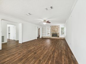 607 Oak Harbor Drive, Houston TX 77062