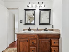 607 Oak Harbor Drive, Houston TX 77062