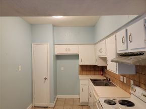 2100 Tanglewilde Street 600, Houston TX 77063