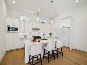 1403 W 21st St B, Houston TX 77008