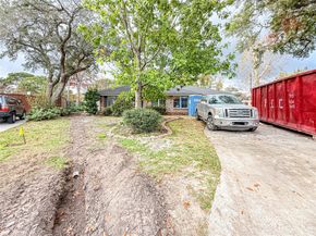 10438 Brinwood Drive, Houston TX 77043