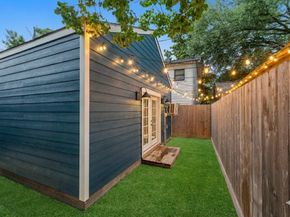 1102 Winston Street, Houston TX 77009