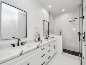 5029 Broom Street A, Houston TX 77091