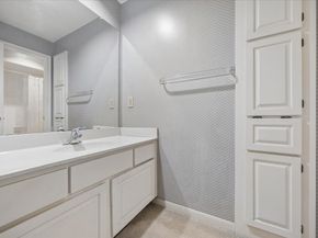 5200 Weslayan Street 204, Houston TX 77005