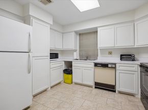 5200 Weslayan Street 204, Houston TX 77005