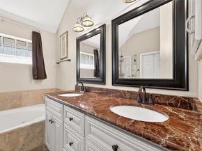 18 Mulberry Glen Place, Spring TX 77382