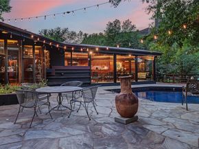 8 Tiel Way, Houston TX 77019