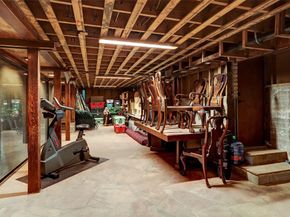 8 Tiel Way, Houston TX 77019