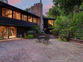 8 Tiel Way, Houston TX 77019