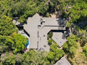 8 Tiel Way, Houston TX 77019