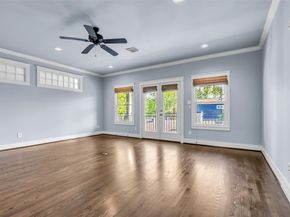236 E Woodland Street, Houston TX 77009