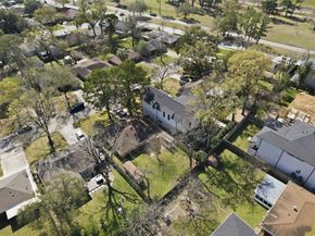 2210 Wakefield Drive, Houston TX 77018