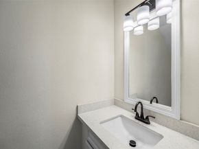 13226 Ridgewood Knoll Lane, Houston TX 77047