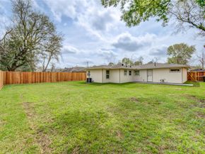 6027 Kenilwood Drive, Houston TX 77033