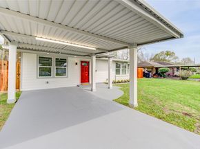 6027 Kenilwood Drive, Houston TX 77033