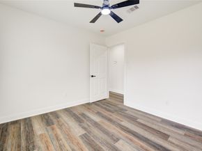 6027 Kenilwood Drive, Houston TX 77033