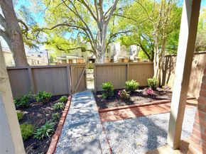 11703 Lakeside Place Drive 229, Houston TX 77077