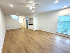 11703 Lakeside Place Drive 229, Houston TX 77077