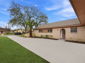 9211 Benning Drive, Houston TX 77031