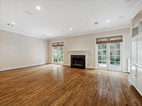 2 S Briar Hollow Lane 2, Houston TX 77027