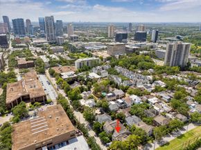 2 S Briar Hollow Lane 2, Houston TX 77027