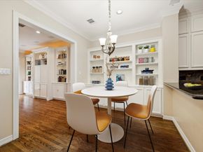 2 S Briar Hollow Lane 2, Houston TX 77027