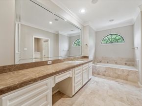 2 S Briar Hollow Lane 2, Houston TX 77027