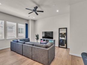 144 Knightsbridge Park Lane, Houston TX 77018