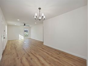 5942 Ridgeway Drive, Houston TX 77033