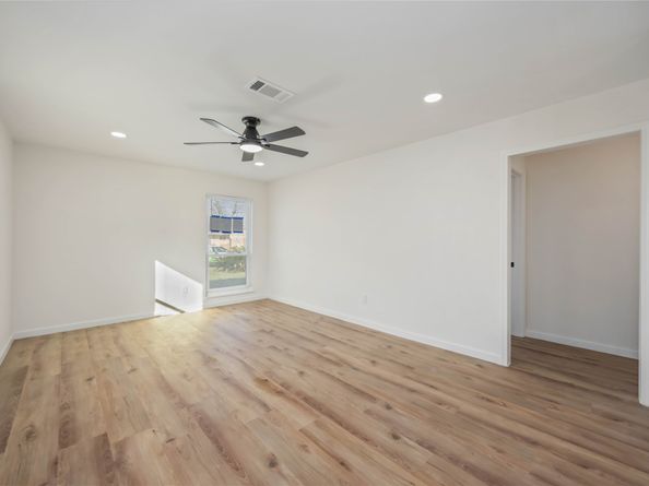 5942 Ridgeway Drive, Houston TX 77033