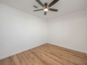 5942 Ridgeway Drive, Houston TX 77033